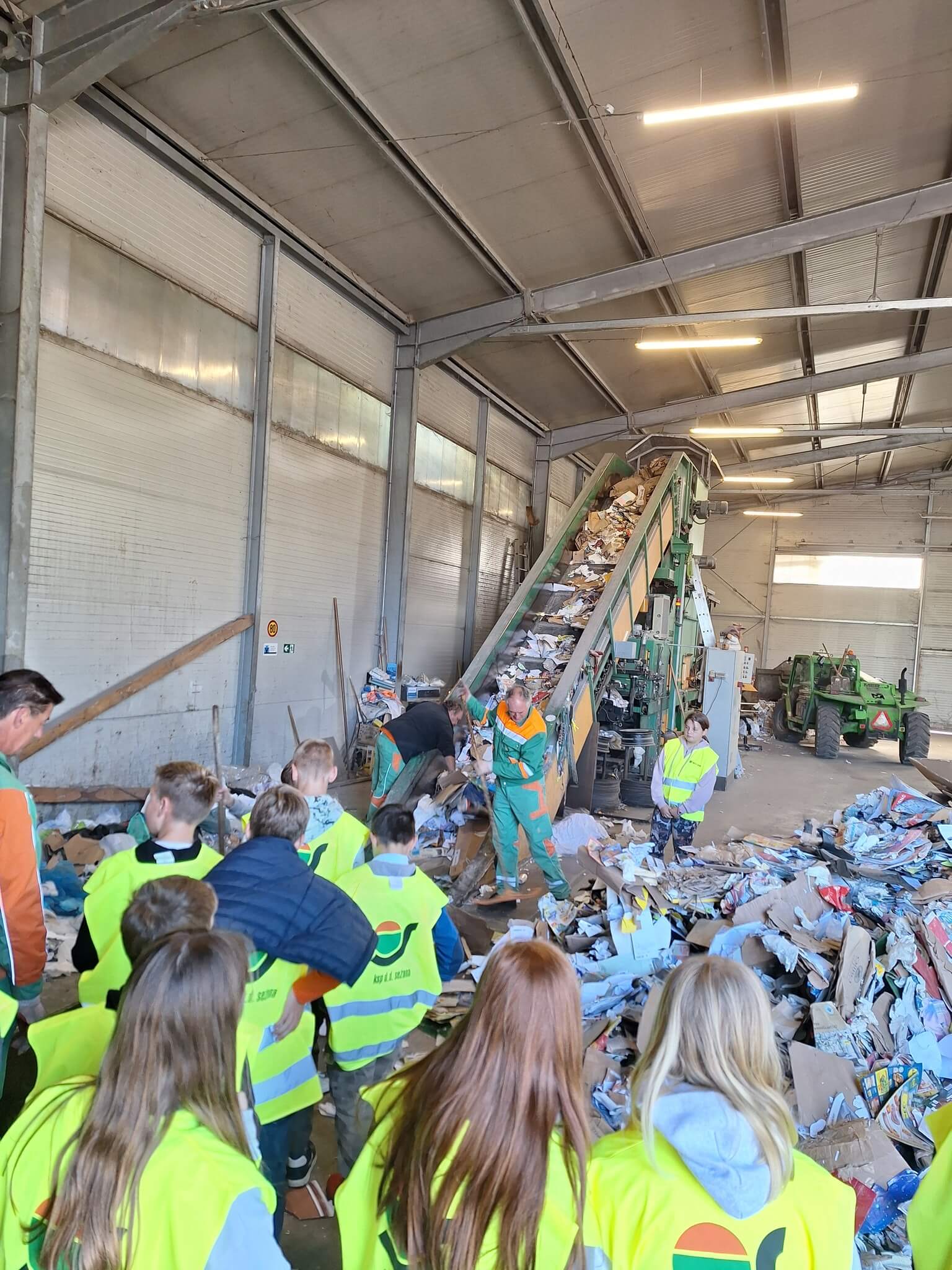 576648825 712486495204769 1252053629160192001 n