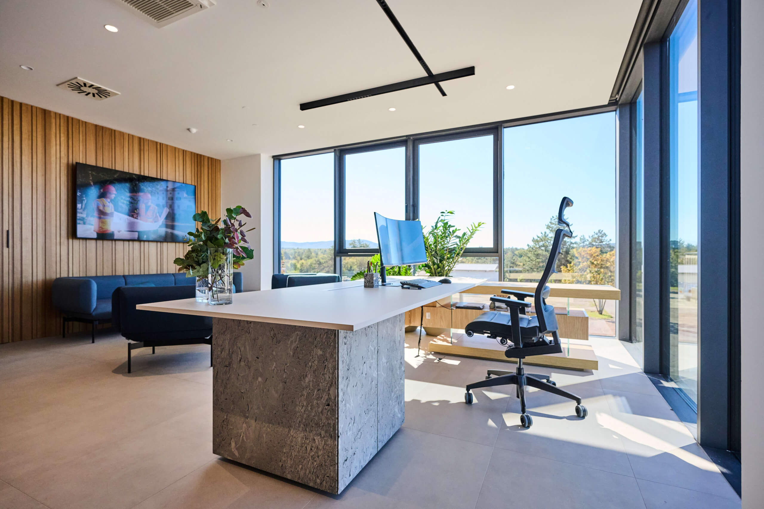 dsc 8711 54860595905 o1