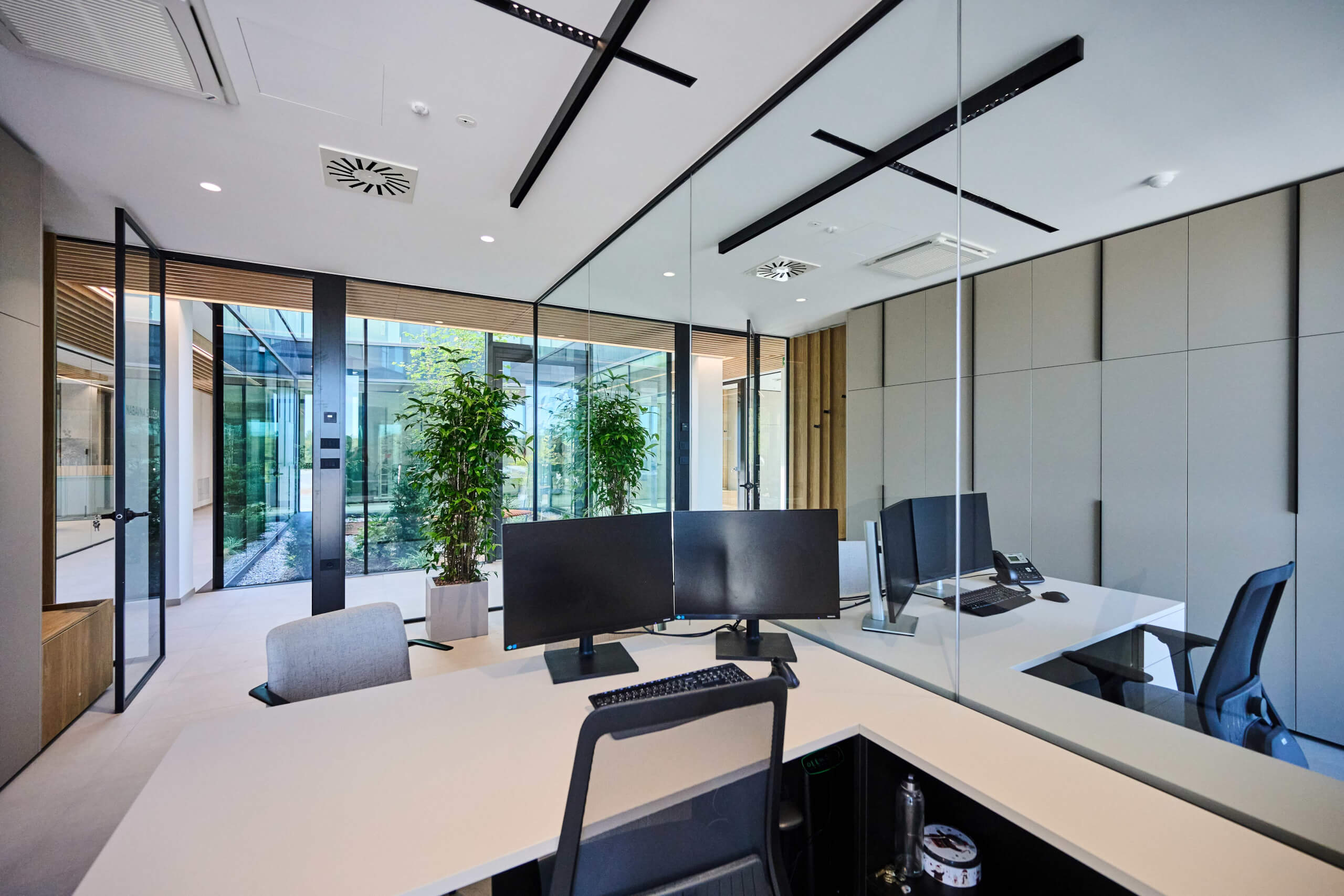 dsc 8872 54860528199 o1