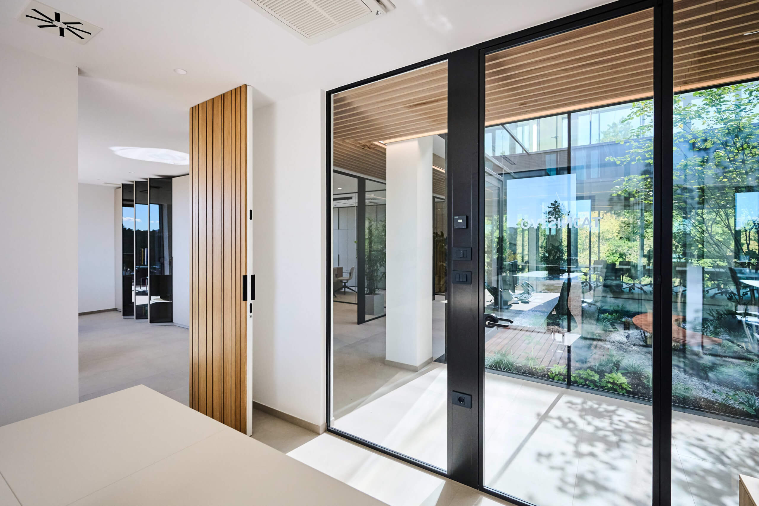 dsc 8887 54860526819 o1