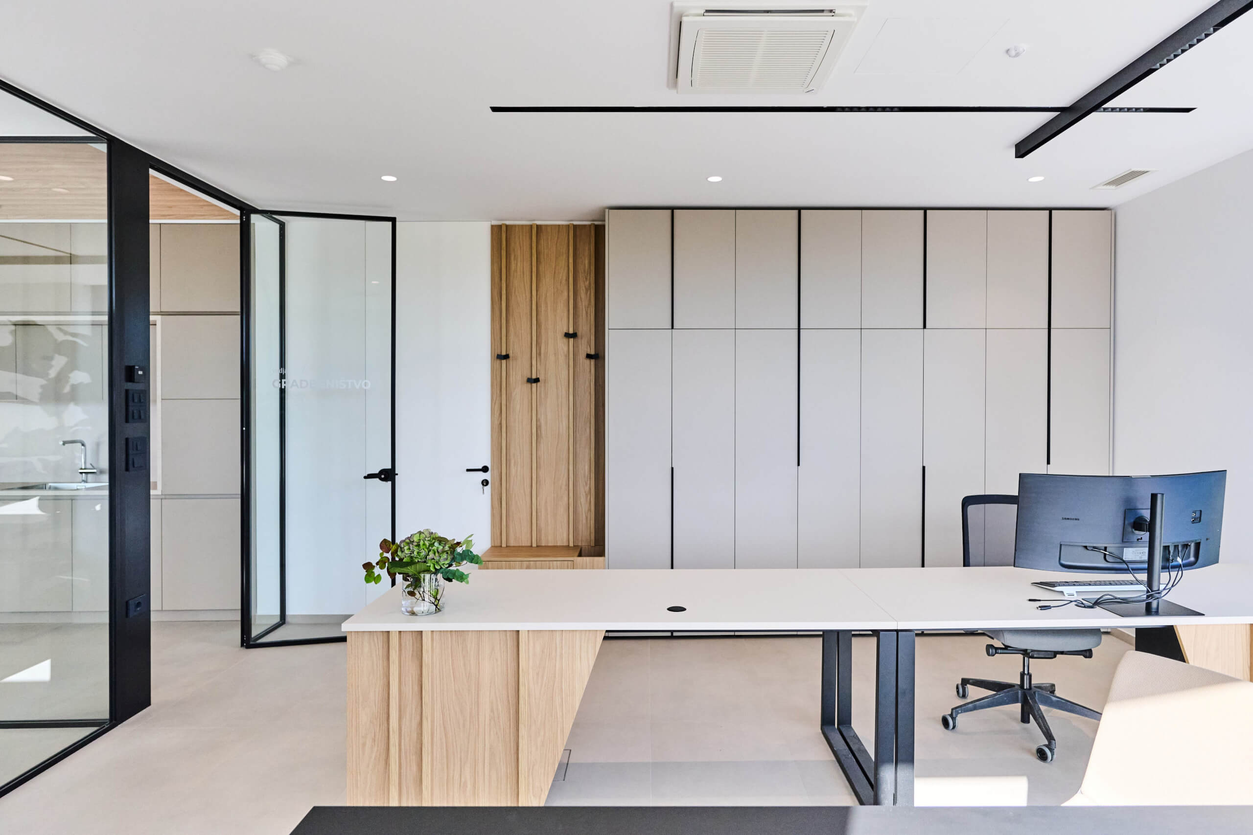 dsc 8925 54860273201 o1