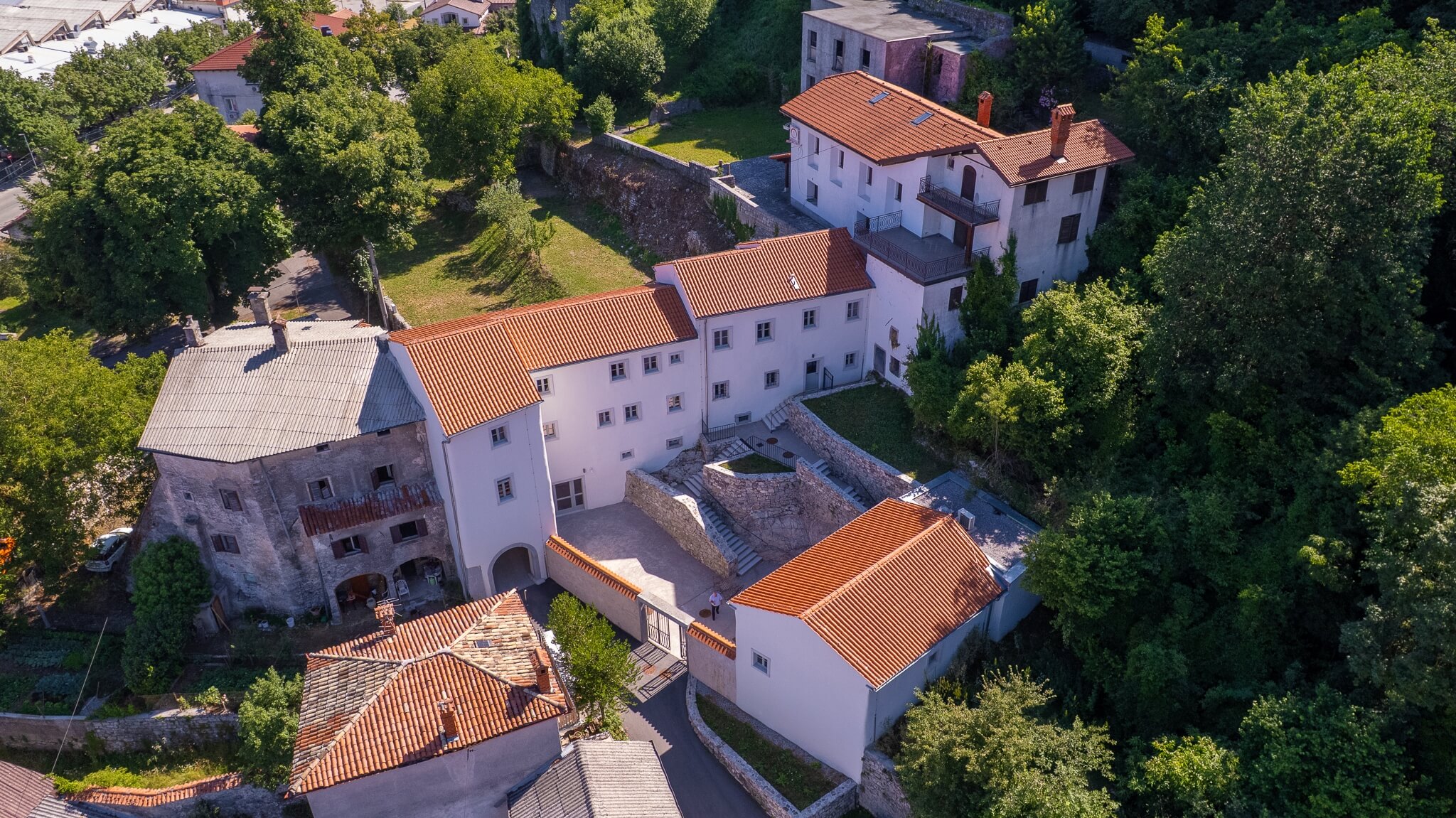 Mitnica Senozece 2splet